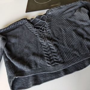 Long sleeve knitted crop top